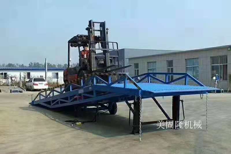六安移动式登车桥价格