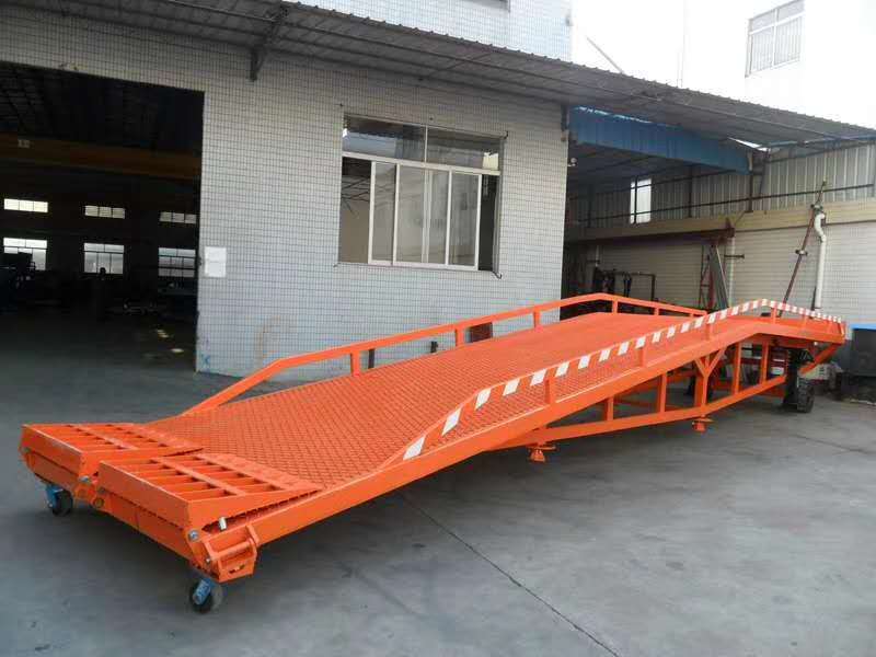 六安装卸登车桥