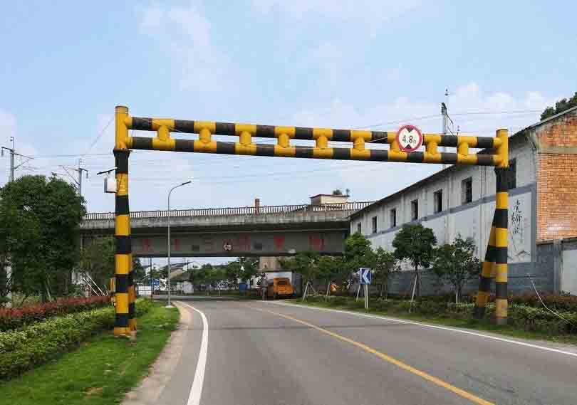 六安铁路限高架